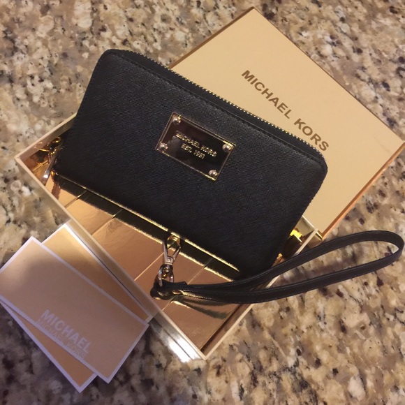 Authentic Michael Kors Wristlet