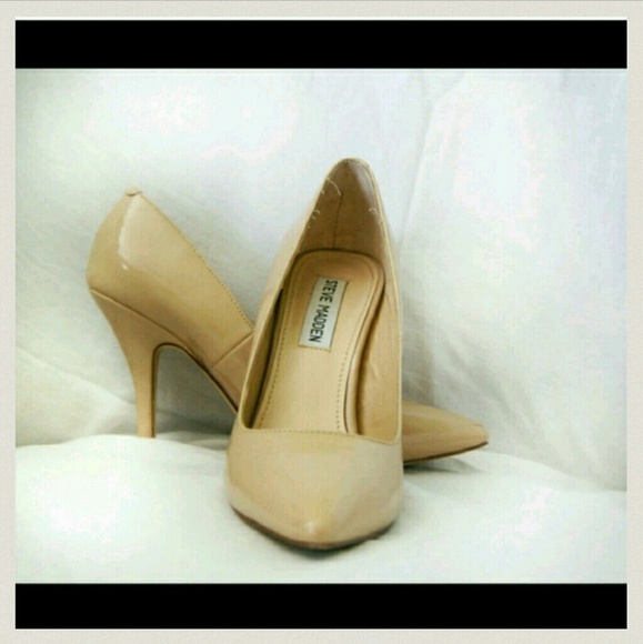 Steve Madden Shoes - Nude Steve Madden Pumps