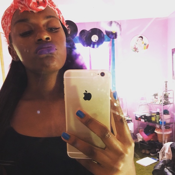 Meet your Posher, Eboni - Picture 1 of 1