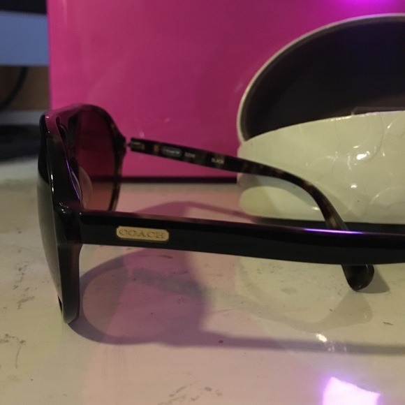 COACH AVIATOR SUNGLASSES AND COACH SUNGLASS CASE - Picture 2 of 4