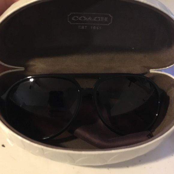 COACH AVIATOR SUNGLASSES AND COACH SUNGLASS CASE - Picture 3 of 4