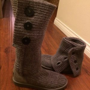 Tall charcoal grey knit Uggs