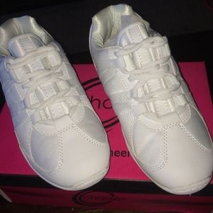 Cheer shoes size 6 brand new ! $10