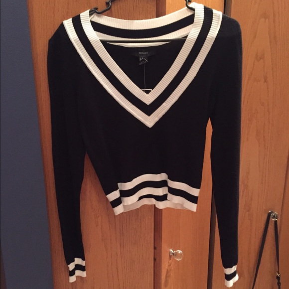 Black and white cropped sweater