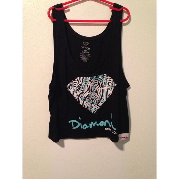 🚫SOLD🚫 Diamond crop top