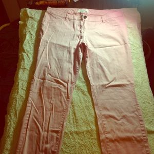 Super cute pink skinny jeans!