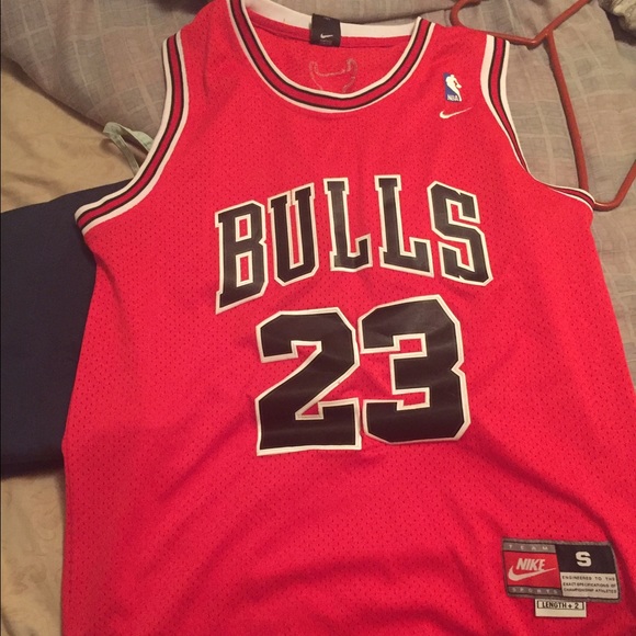 Vintage Bulls Jersey!