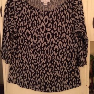 Liz Claiborne Scoopneck shirt!! Animal print ! 🐾