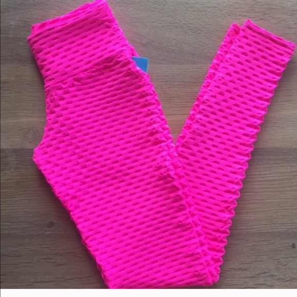 Hot pink radiant leggings !