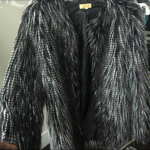 BLACK/GREY STRIPED FUR COAT - Picture 3 of 6