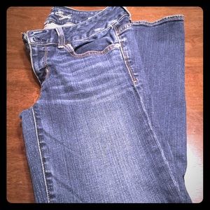 American eagle artist Capris