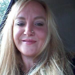 Meet your Posher, Deena