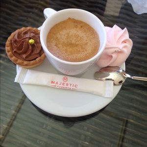 Meet your Posher, Yaima