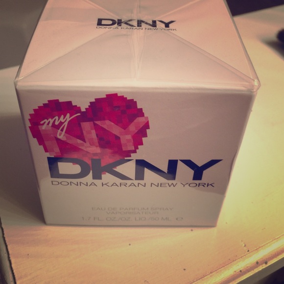 DKNY Perfume spray &guess wallet