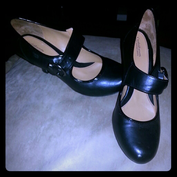 Black heels ***includes free gift****