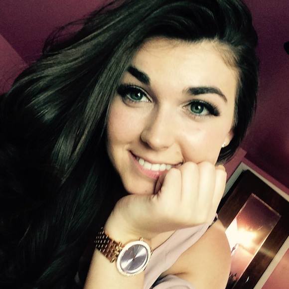 Meet your Posher, Angela