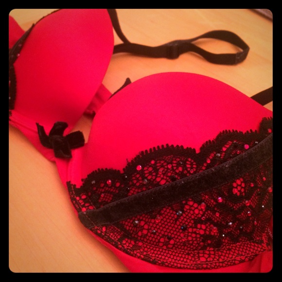 Victoria's Secret Very Sexy push up bra