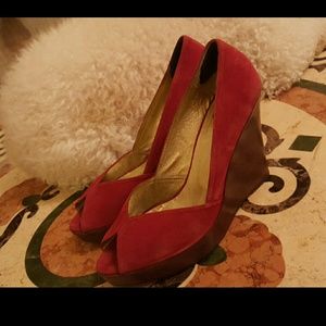 Dolce beautifull red velvet wedges