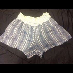 Altar'd State blue and white lace waistband shorts