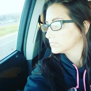 Meet your Posher, Cassandra