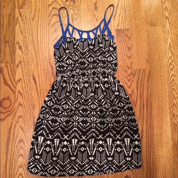 Color pop Aztec print dress - Picture 1 of 3