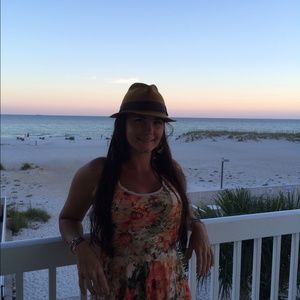 Meet your Posher, Crystal