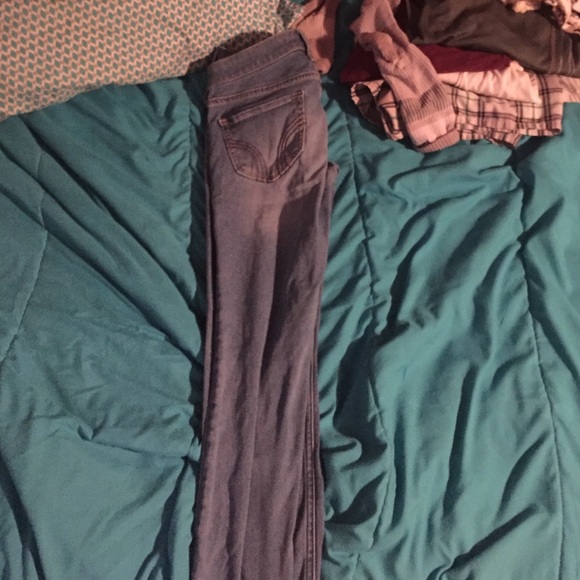 Hollister pants NEED GONE💕 - Picture 3 of 3