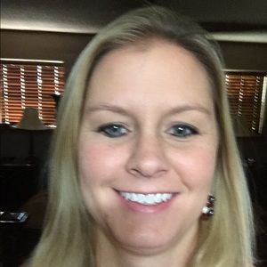 Meet your Posher, Lindsey
