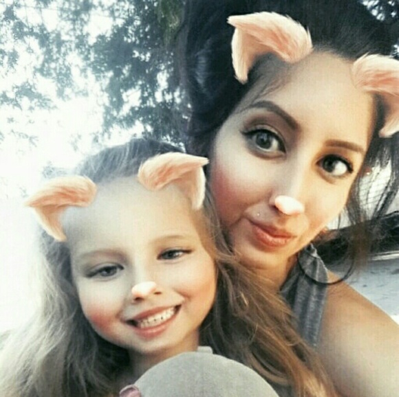 Meet your Posher, Korina - Picture 3 of 3