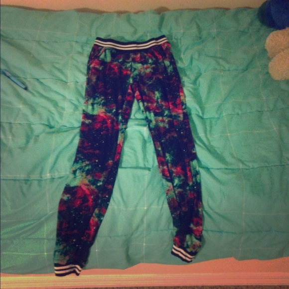 Galaxy Capri leggings