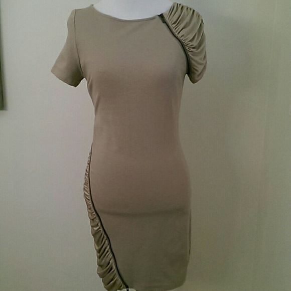 NWOT BCBG beige ponti/satin zip detail dress XXS