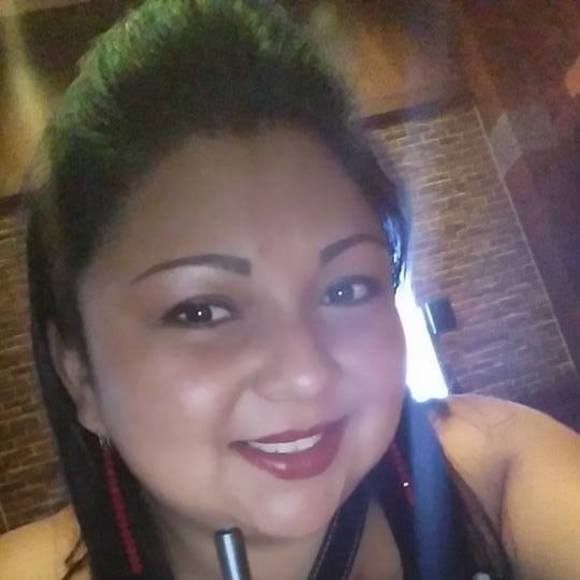 Meet your Posher, Desiree