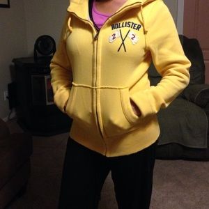 Hollister Hoodie NWT  yellow
