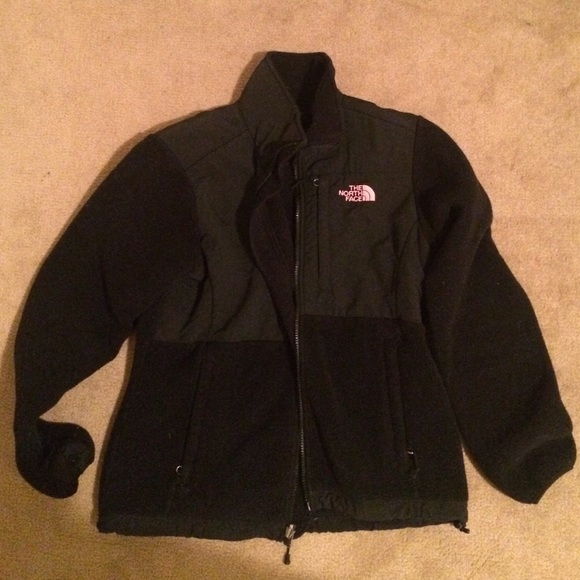 black north face jacket with pink logo