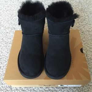 UGG mini Bailey button