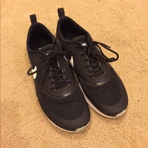 ON HOLD!!! Nike Air Max Thea