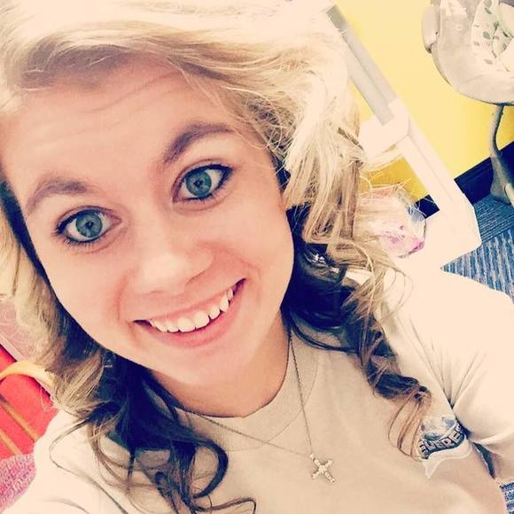 Meet your Posher, Carly - Picture 1 of 1