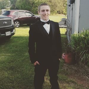 Meet your Posher, Dustin