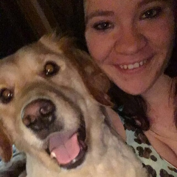 Meet your Posher, Nicole - Picture 2 of 8