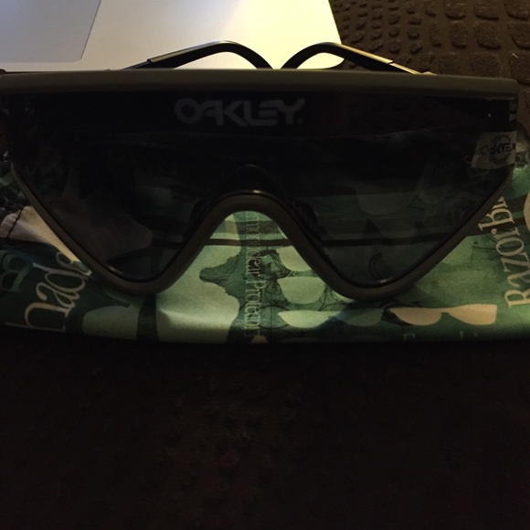 Oakley Eyeshade Heritage