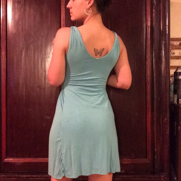 Deep V Day Dress! - Picture 2 of 4