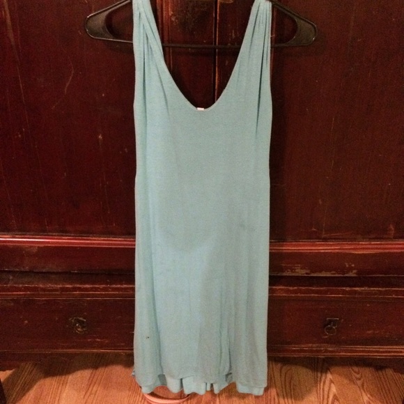 Deep V Day Dress! - Picture 4 of 4