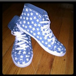 Chuck Taylor inspired hightops