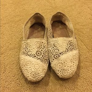 White Or Crochet Toms
