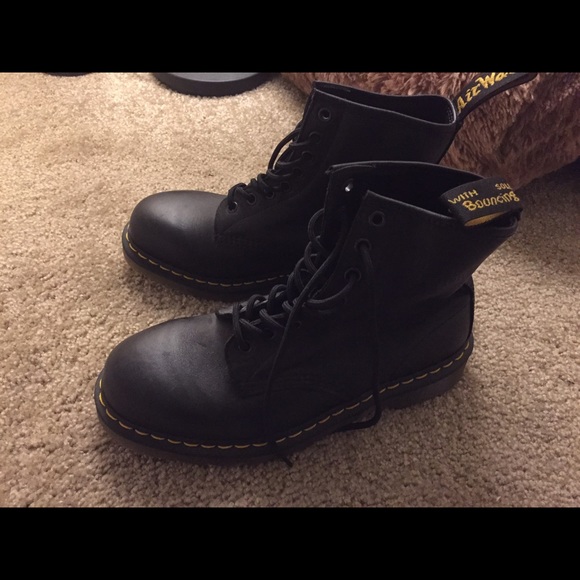Dr.Martens Airwair Boots(Black) like new!