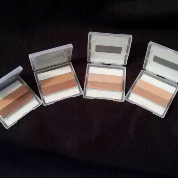 Mineral bronzing powder