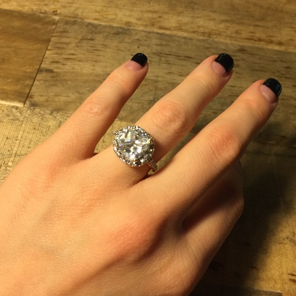 💎Stylish ring size 6💎