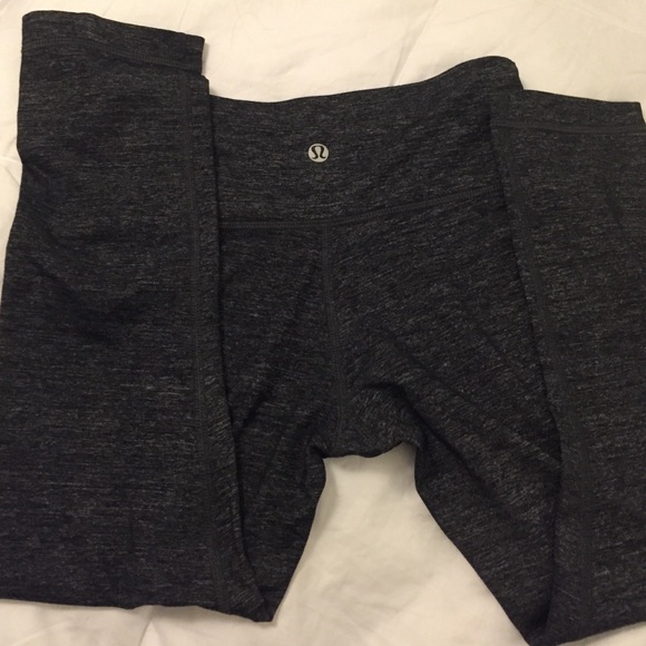 Lululemon wonder under crop