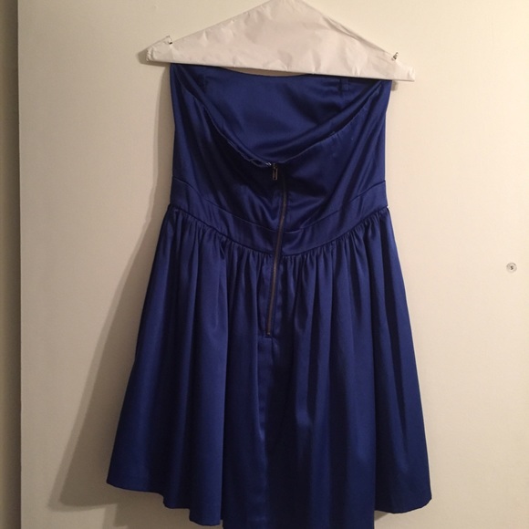 Blue strapless dress - Picture 2 of 3