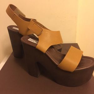 Steve Madden Boliviia Platforms